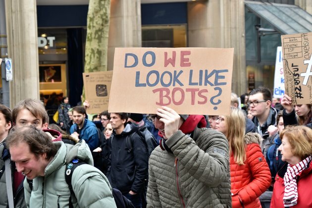Scant evidence of active Twitter bots as Canadian election kicks off