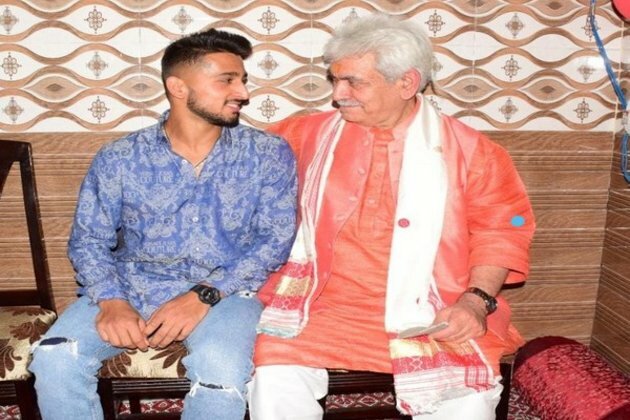 J-K LG meets cricketer Umran Malik, says govt will take care of his training