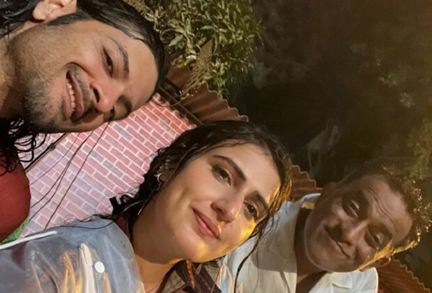 'Metro In Dino': A look at Ali Fazal, Fatima Sana Shaikh's BTS pic with director Anurag Basu