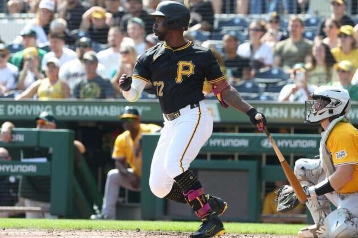 Rangers, Andrew McCutchen agree to minor-league deal