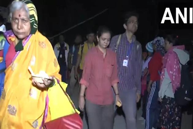 J-K: Devotees depart from Nunwan Base Camp for Amarnath Yatra