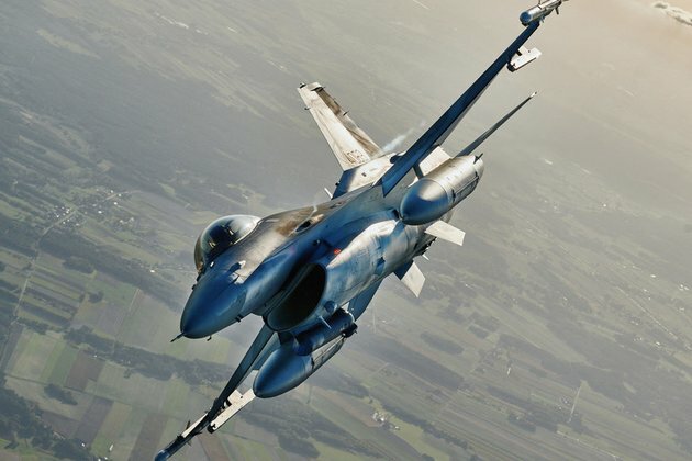 Poland wont supply F-16s to Ukraine PM