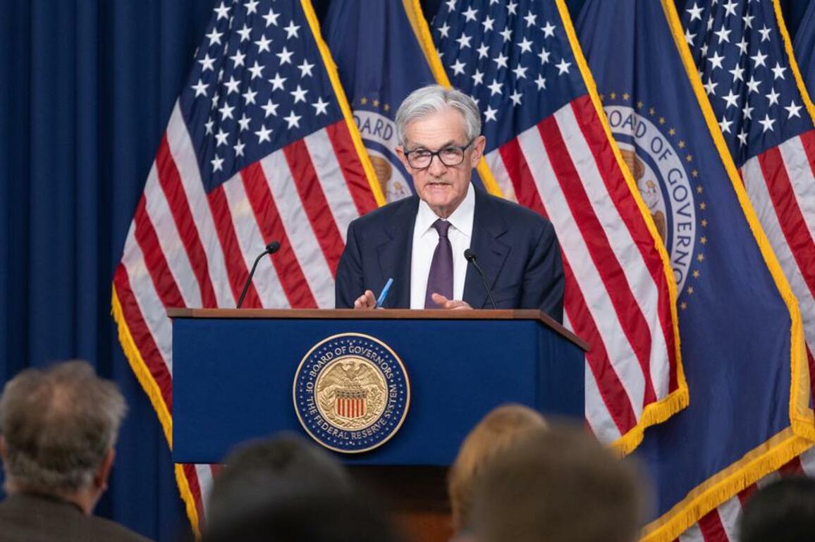 U.S. Fed keeps interest rates unchanged at 4.25-4.5 pct as tariffs weigh on growth