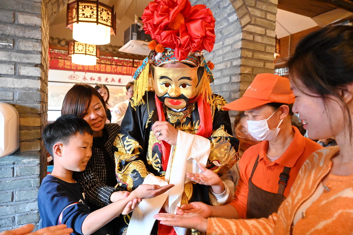 (FujianPano) CHINA-FUJIAN-FUZHOU-SPRING FESTIVAL-GODS OF WEALTH-FOLK CUSTOMS (CN)