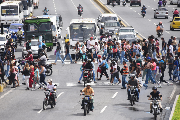 Photo Flash | Social media users report bombings in Caracas, La Guaira and Nueva Esparta of Venezuela