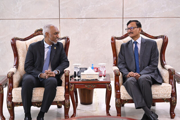 Maldives President arrives in Dhaka for swearing-in ceremony; BNP lawmakers to be sworn in after 15 years