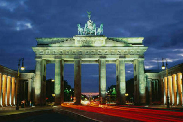 Germany 'sliding down to collapse' - Lavrov