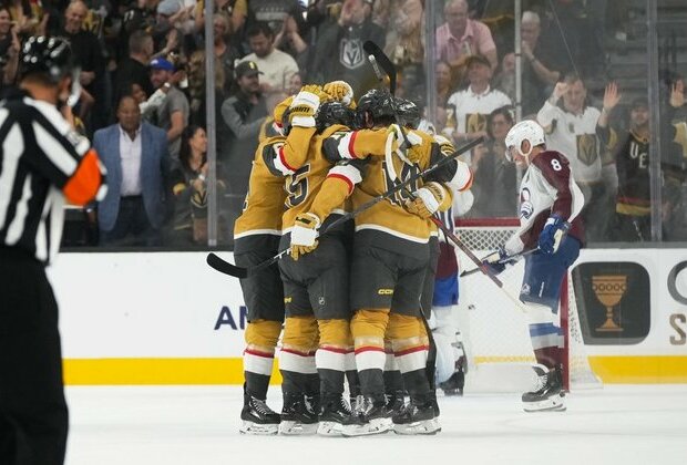 Golden Knights hammer Avs in high-scoring opener