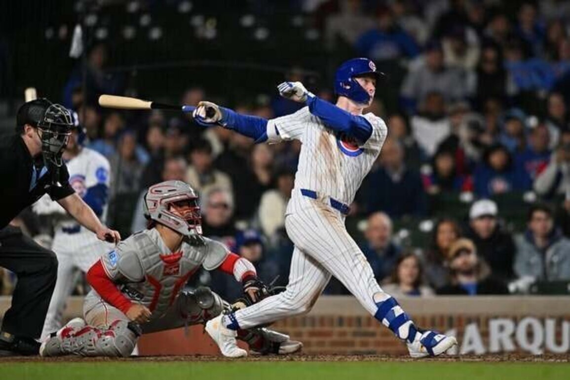 Streaking Cubs ride offense into finale vs. sinking Phillies