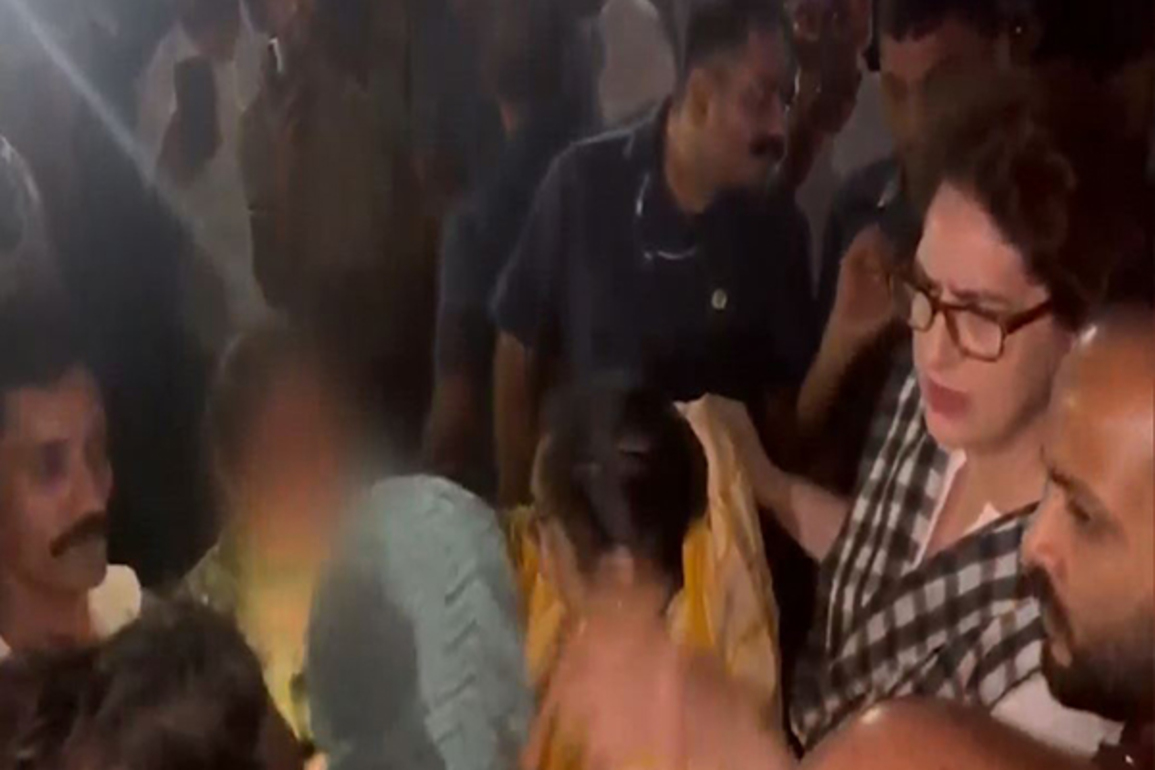 Priyanka Gandhi stops her convoy, helps accident victim in Kozhikode