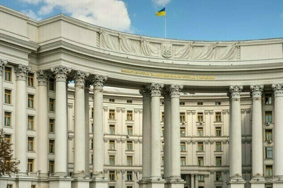 Ukraine responds to US suspension of military aid