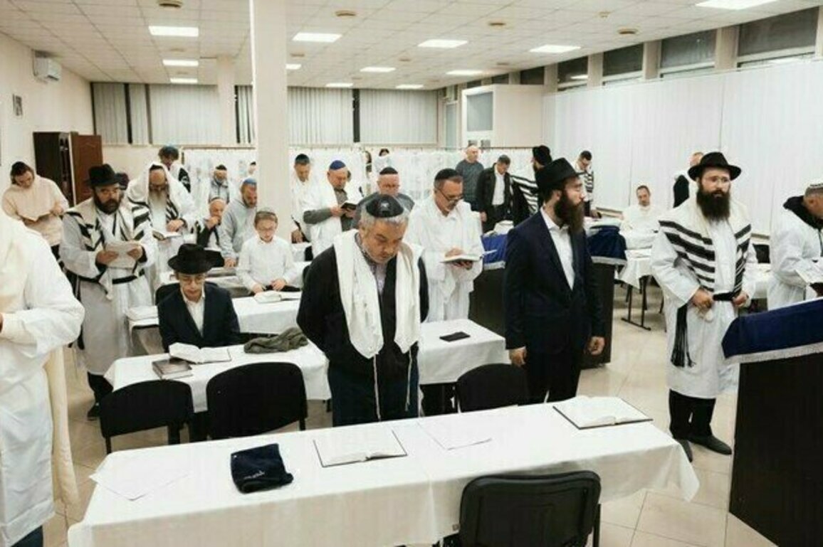 Jewish man attacked in Kiev after confronting men over Nazi salutes