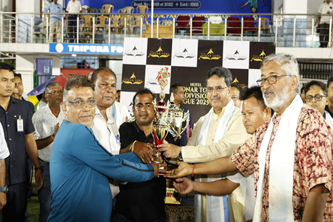 Tripura CM Saha attends prize distribution ceremony of B-division football tournament