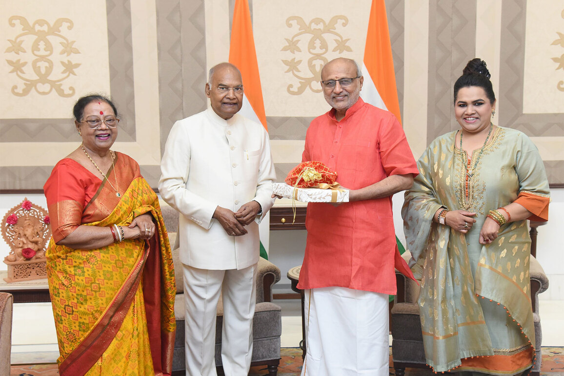 VP meets former President Ram Nath Kovind, exchange Diwali greetings