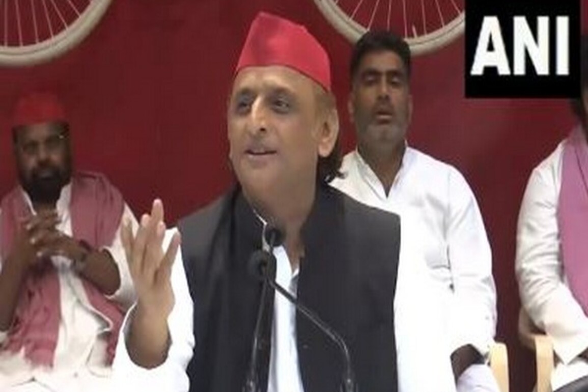 Uttar Pradesh: SP chief Akhilesh Yadav seeks Centre's investigation into life threat claims by expelled MLA Pooja Pal