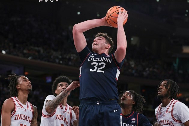 No. 5 UConn to face No. 19 Texas in final of Empire Classic