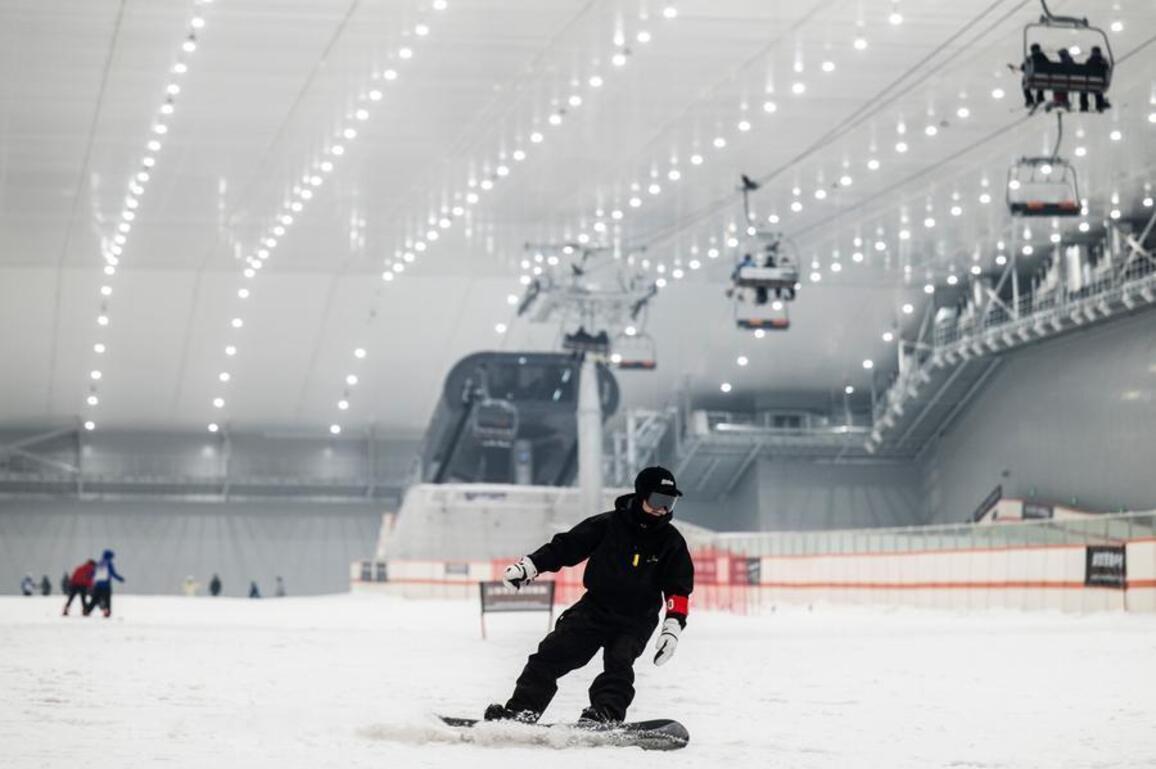 China's skiing fervor glides into southern shopping malls