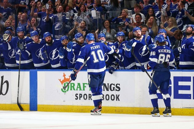 Lightning topple Panthers for 3-0 series lead