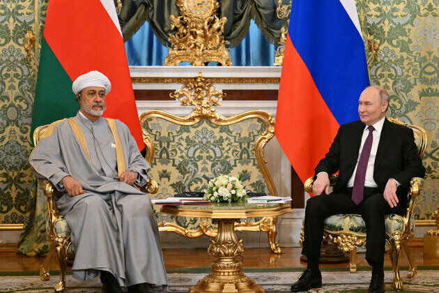 Sultan of Oman, Russian President discuss global developments