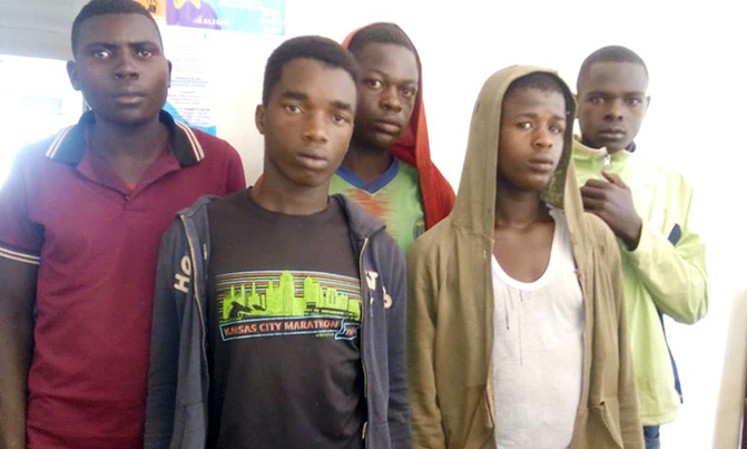 Police arrests five Rwandan smugglers Police arrests five Rwandan smugglers