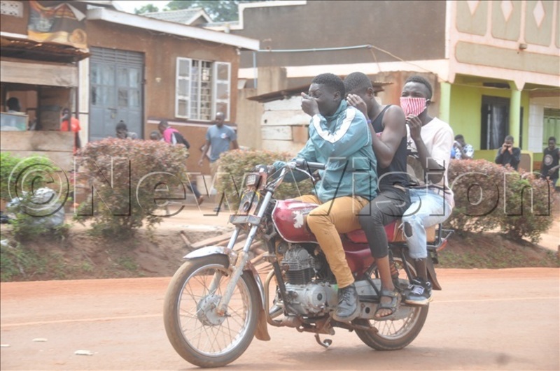  Police battles Bobi Wine supporters in Bugembe town council