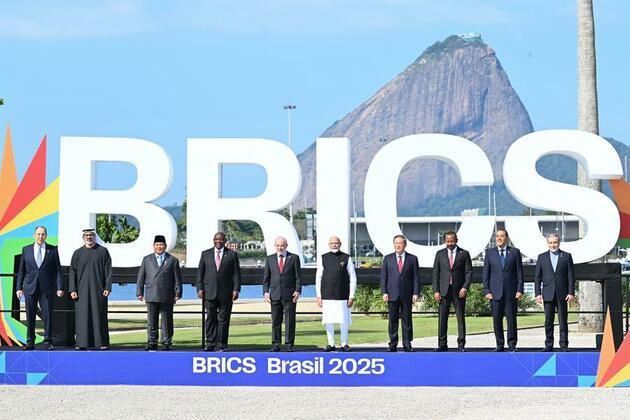 Chinese premier calls on BRICS to be vanguard in advancing global governance reform