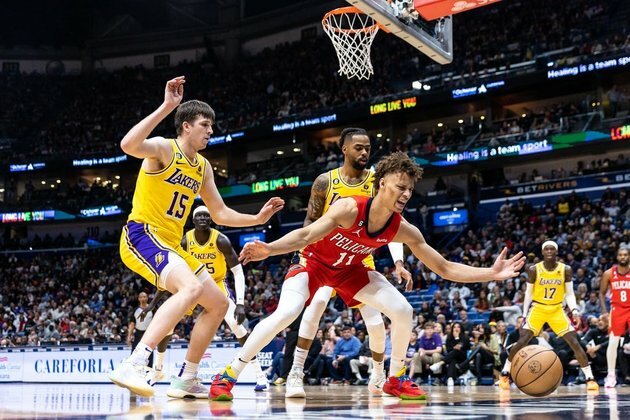Record first half propels Lakers past Pelicans