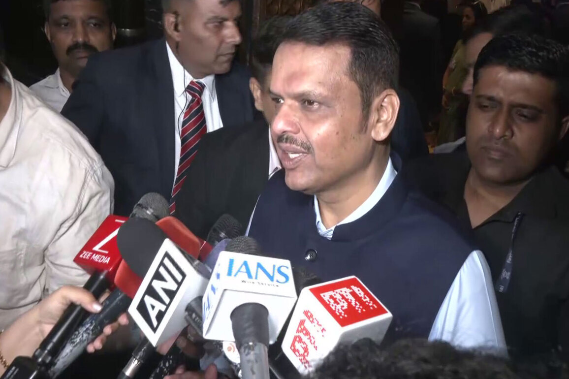 "Nation stands with Modi": Fadnavis calls Rahul Gandhi "most rejected commodity" after Congress attacks PM's 'seven appeals'
