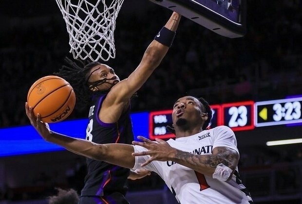 Four score in double figures as Cincinnati dominates TCU