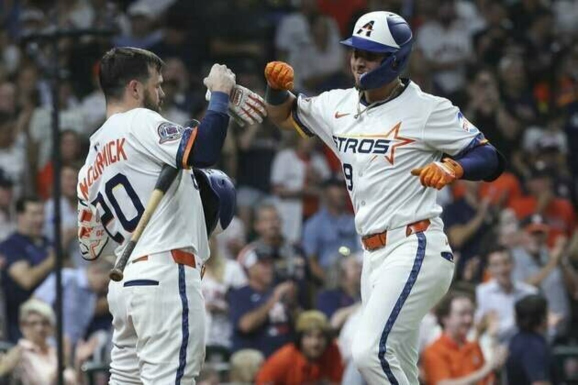 Astros look for additions to contribute again vs. Red Sox