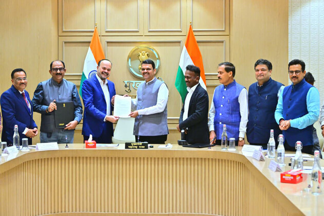 Maharashtra govt signs MoUs worth Rs 4,080 crore in electronic, logistic sectors