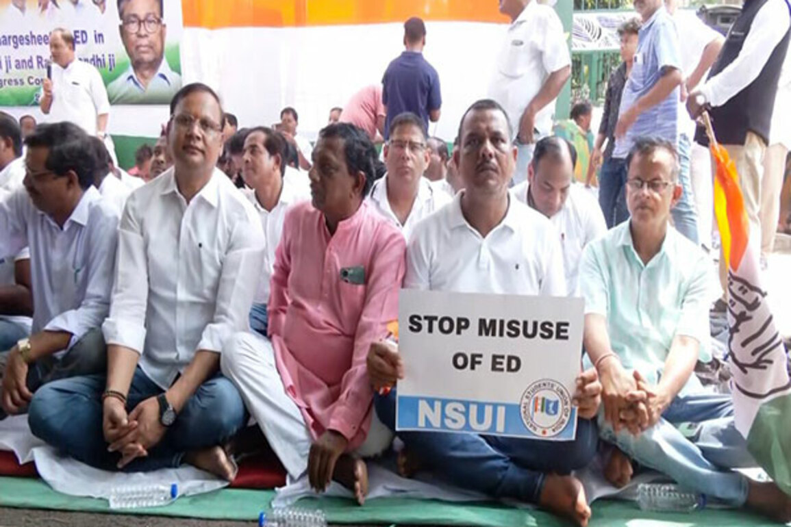 Congress workers stage protests in Bhubaneswar against Centre over ED's chargesheet against Gandhi family
