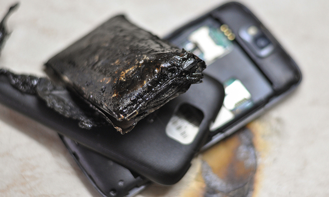 Mobile phone explodes, kills herdsman in Kiruhura Mobile phone explodes, kills herdsman in Kiruhura