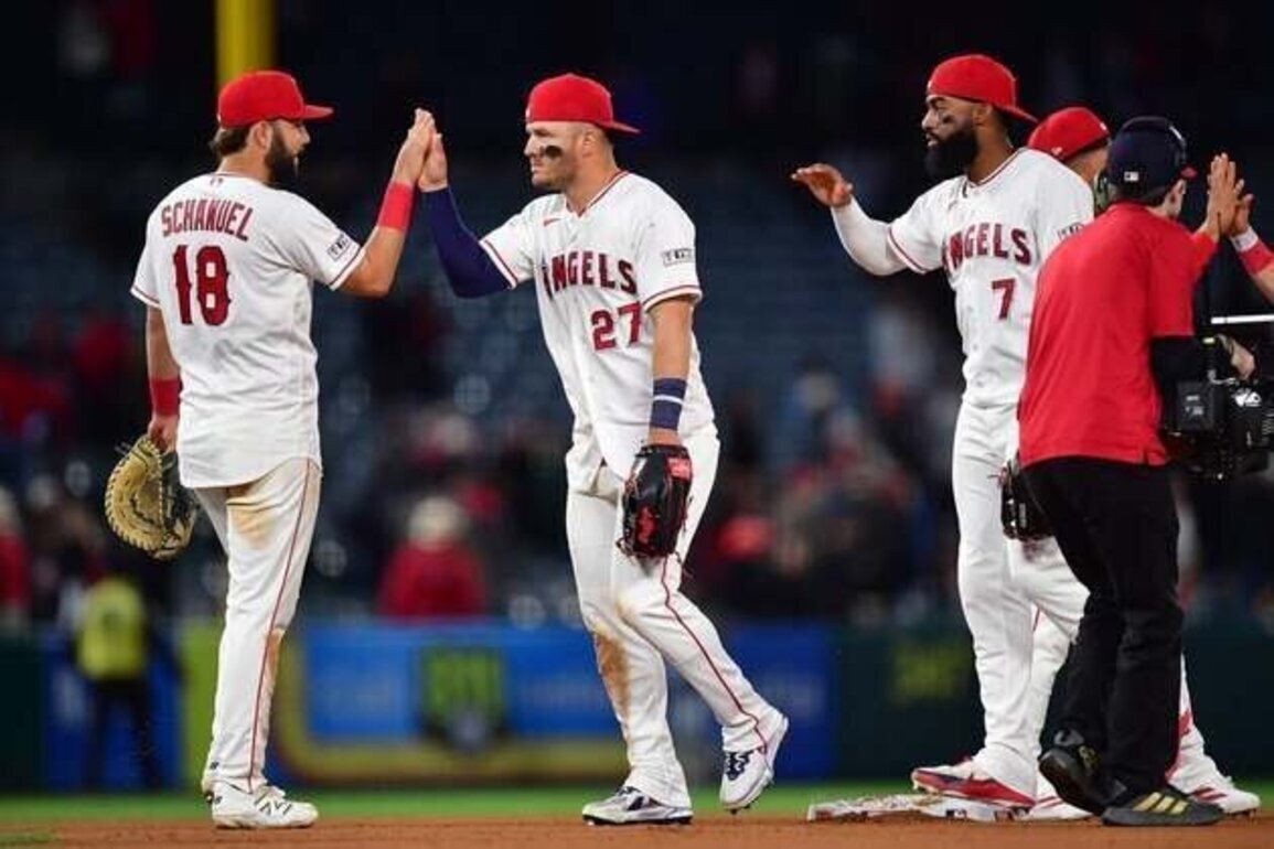 MLB roundup: Mike Trout moves up HR list with No. 415 in Angels' win