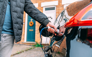 Study: Watering down ZEV Mandate could delay £1.5bn in home charging investment