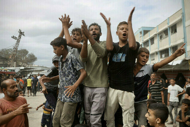 Israel ratifies Gaza ceasefire and hostage release plan