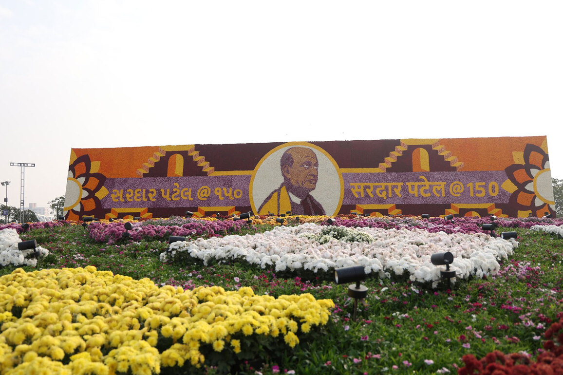Ahmedabad hosts 14th International Flower Show, themed 'Bharat Ek Gatha'