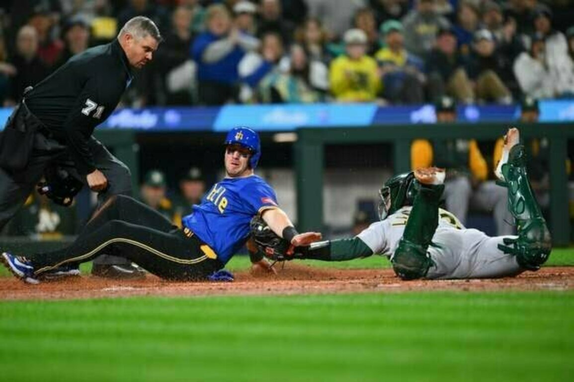 Jeffrey Springs strikes out 9 as Athletics blank Mariners