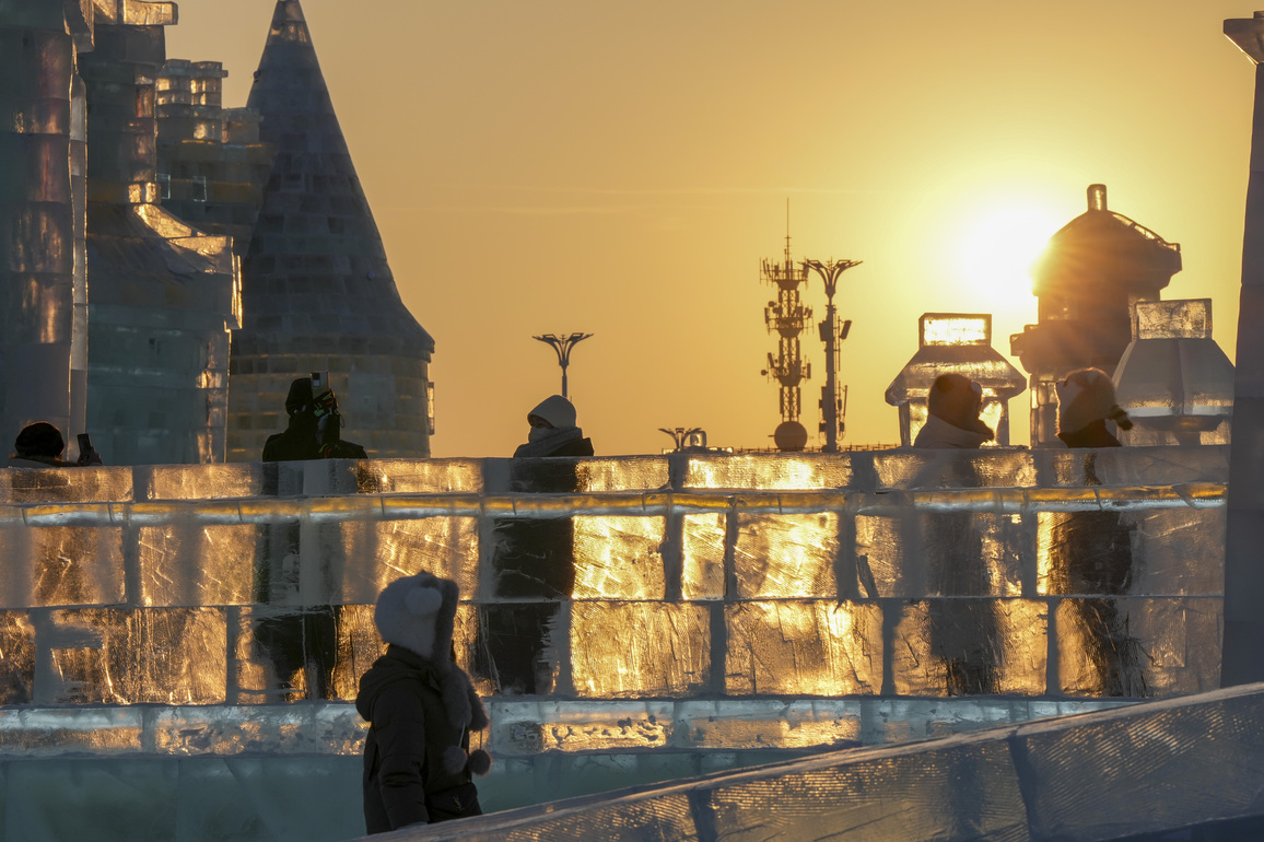 CHINA-HEILONGJIANG-HARBIN-ICE-SNOW WORLD-OPENING (CN)