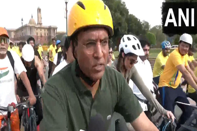 Union Minister Mansukh Mandaviya dedicates 25th edition of 'Sundays on Cycle' to soldiers after success of Op Sindoor