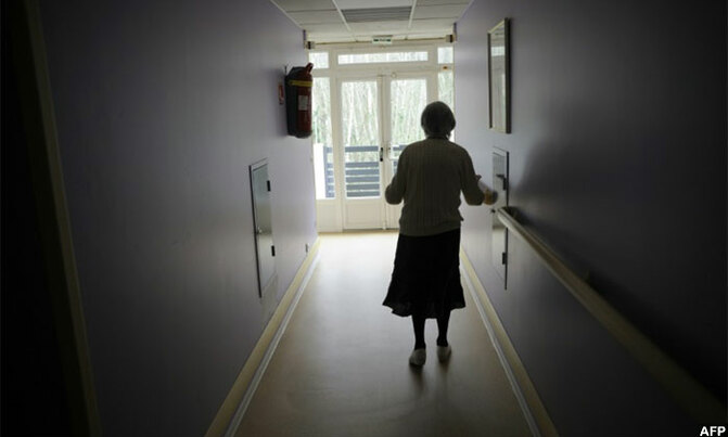 Trial drug shows 'impressive' Alzheimer's action Trial drug shows 'impressive' Alzheimer's action