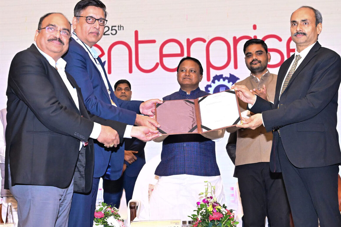 Odisha CM inaugurates Silver Jubilee edition of enterprise, unveils 8,800 crore projects, 6,832 jobs