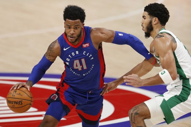 Slumping Pistons host red-hot Suns