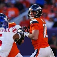 NFL roundup: Broncos top Giants behind historic comeback