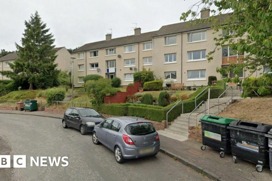 Armed police raid house in connection with gang feud