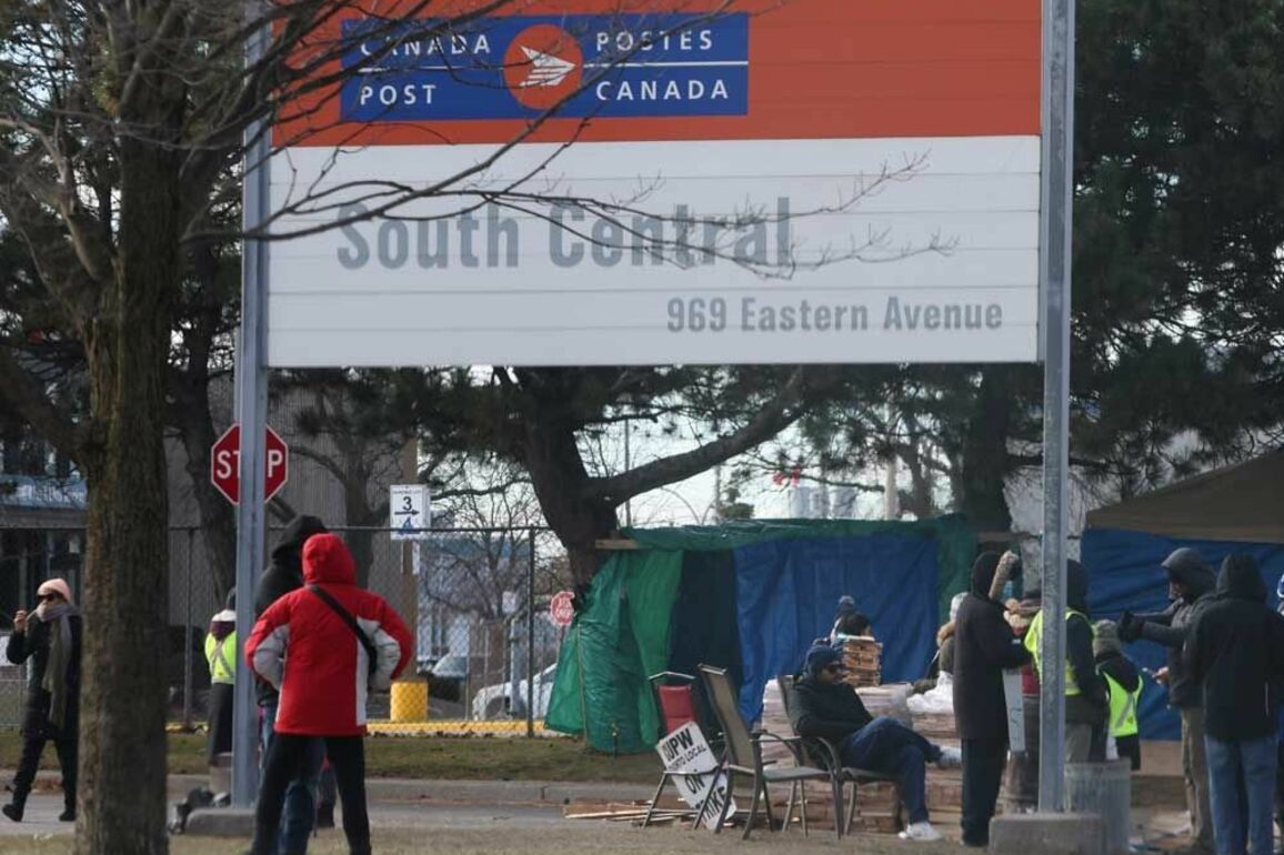 Letters, May 22- Canada Post strike short-sighted