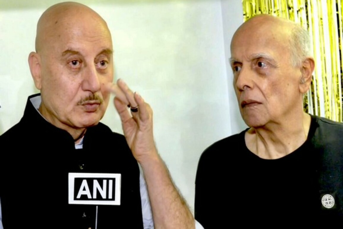 Mahesh Bhatt praises Anupam Kher, says "Jab chela guru se aage nikal jaata hai to guru ko bahut acha lagta hai"