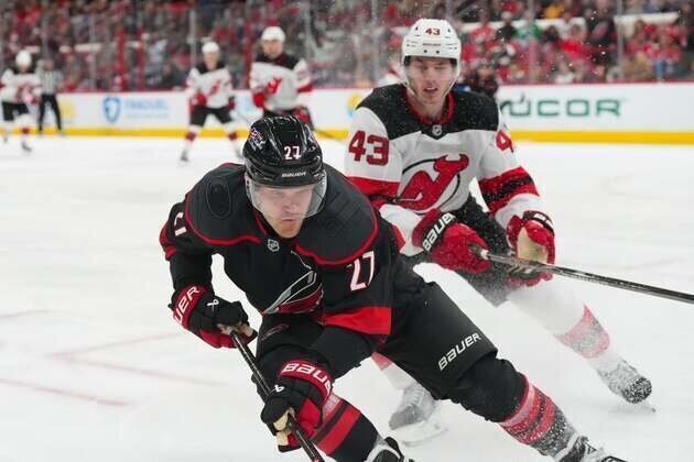 Nikolaj Ehlers leads Hurricanes to comfortable win vs. Devils