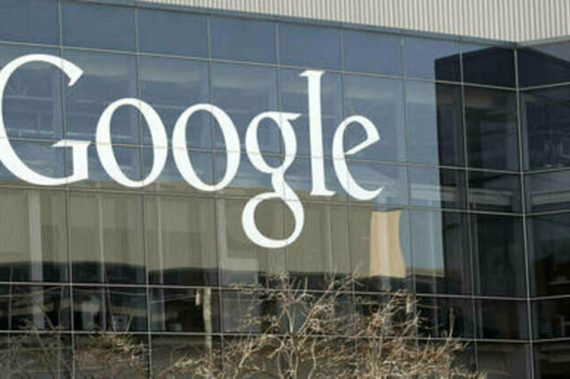Google ordered to disclose data gathered by US spy agencies