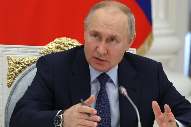 Putin predicts positive GDP for Russia in 2023